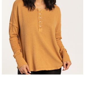 Billabong any day long sleeve Henley top. XS. Color toffee.